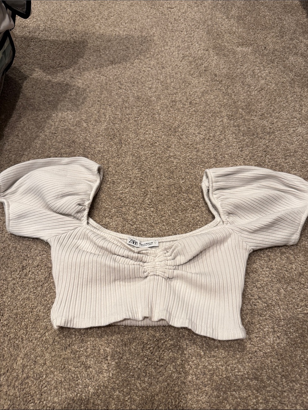 Zara Light Cream/White Ribbed Puff-Sleeve Crop Top